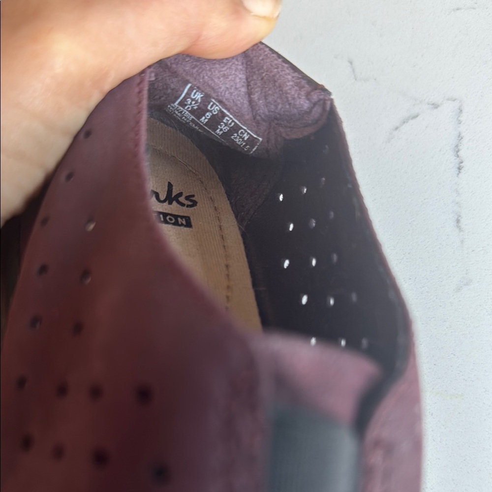 Clarks Purple Flats Slip-On Loafers - Picture 3 of 8